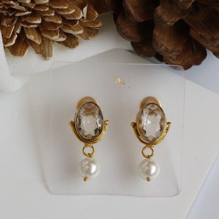 Oviya Oval Glossy With Pearl Earring