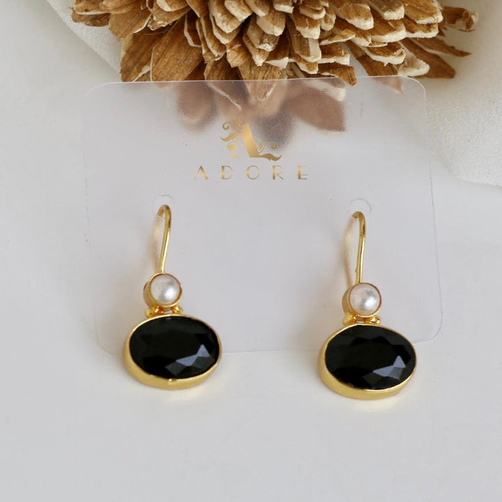 Golden Dhaarini Pearl Earring