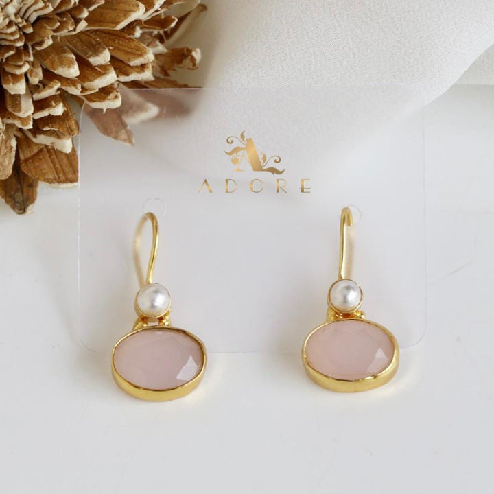 Golden Dhaarini Pearl Earring