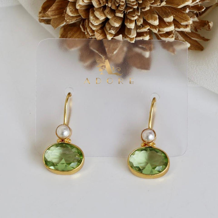 Golden Dhaarini Pearl Earring