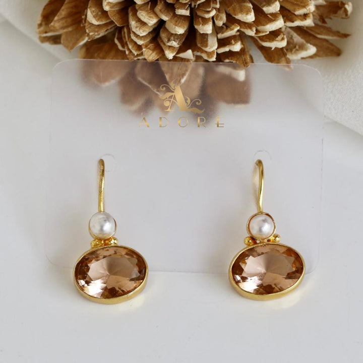 Golden Dhaarini Pearl Earring