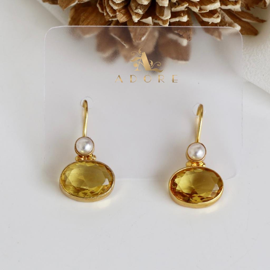 Golden Dhaarini Pearl Earring