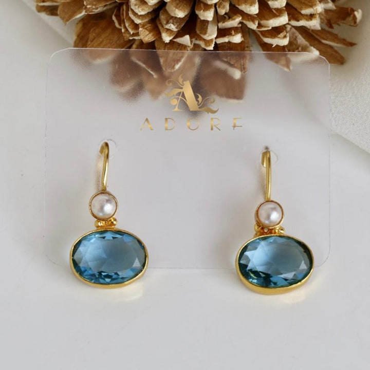 Golden Dhaarini Pearl Earring