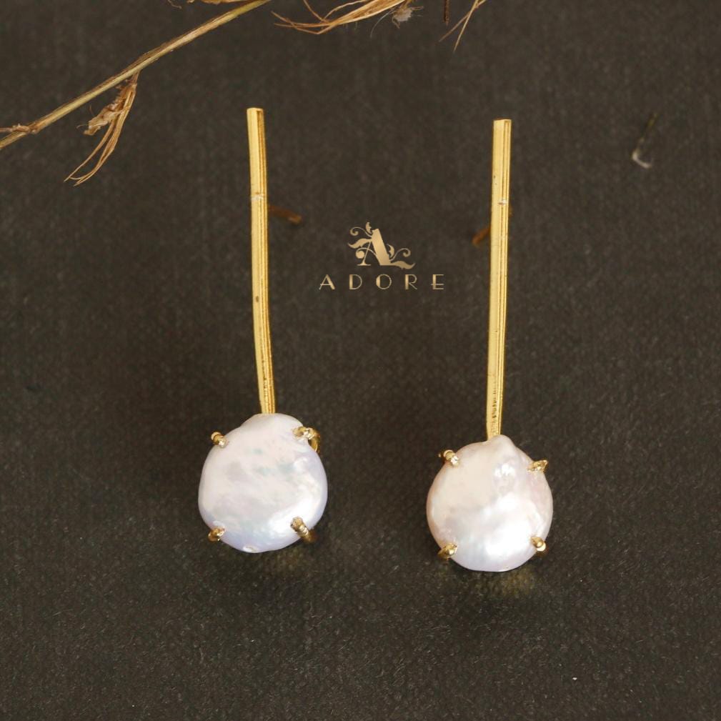 Golden Perseus Baroque Stick Earring