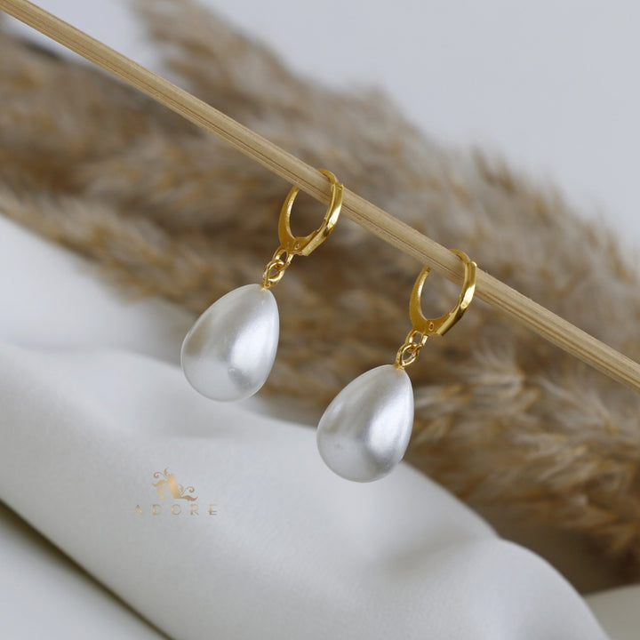 Ayanna Pearl Drop Earring