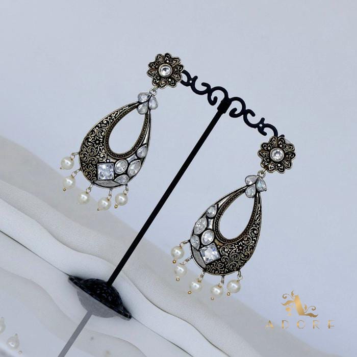 Gulshania Pearl Drop Earring