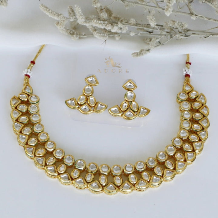 Ayani Kundan Neckpiece With Earring