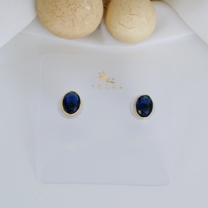 Naira Glossy Stud