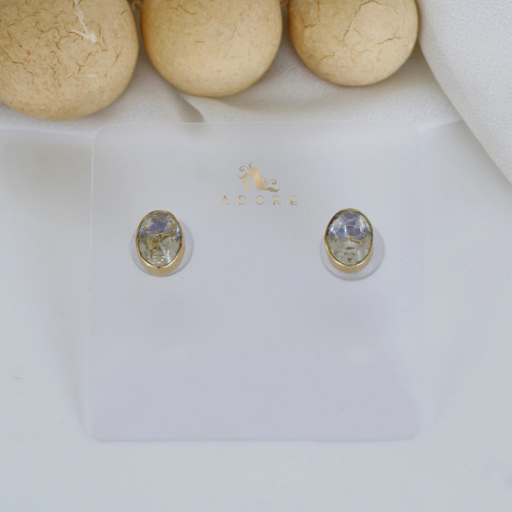 Naira Glossy Stud