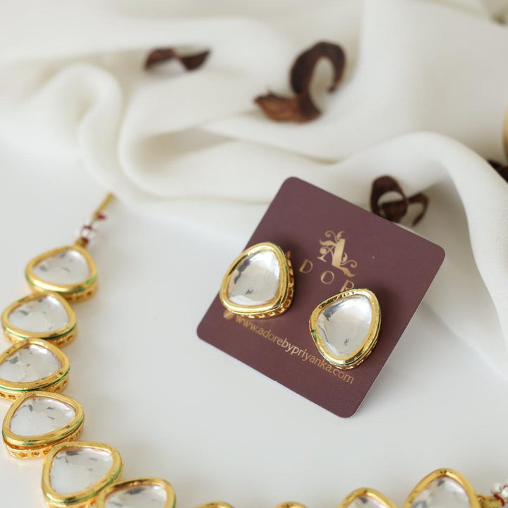 Devyanshi Kundan Neckpiece With Earring
