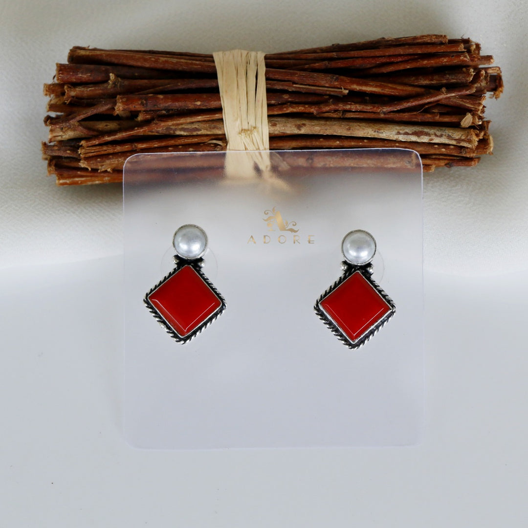 Arusi Pearl Earring