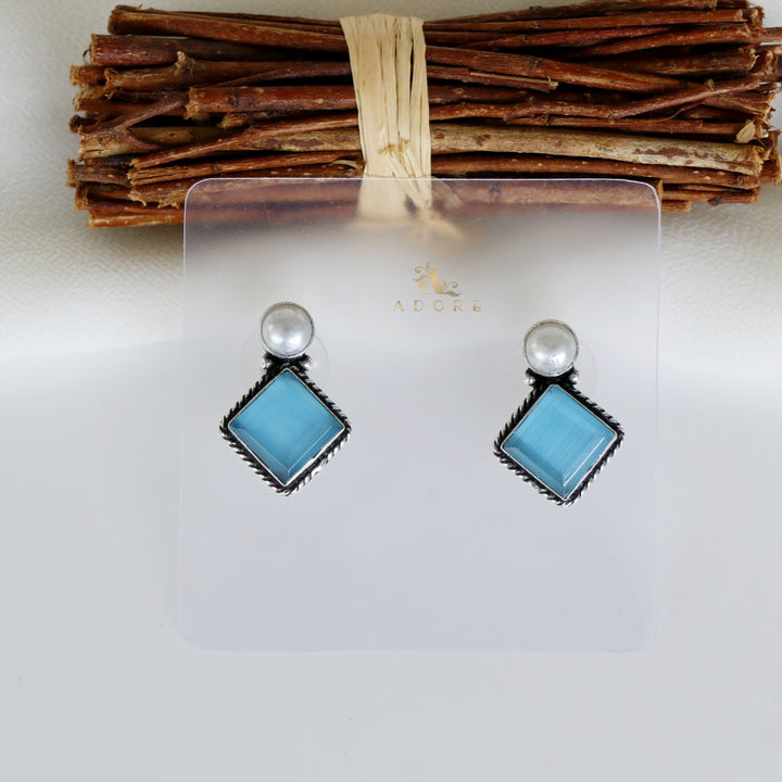 Arusi Pearl Earring