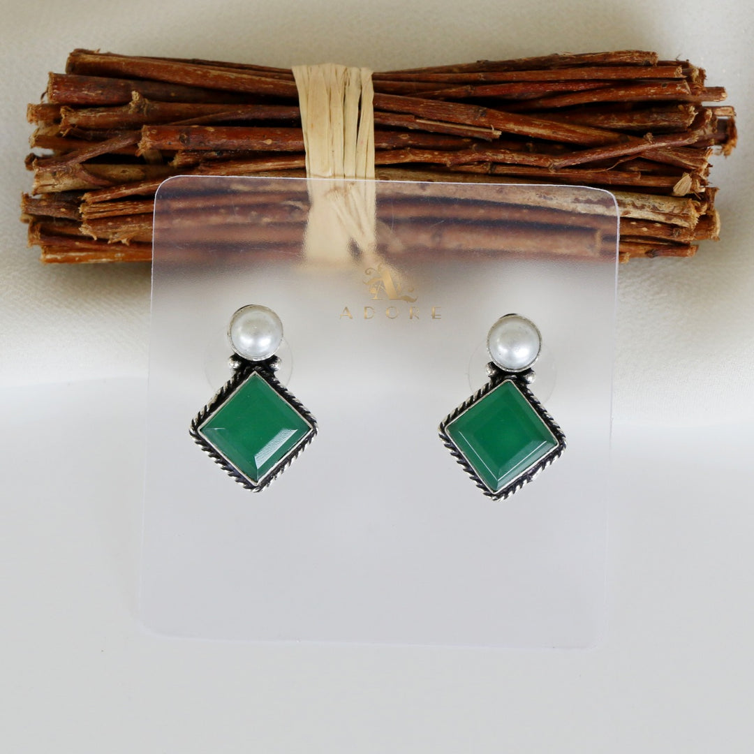 Arusi Pearl Earring