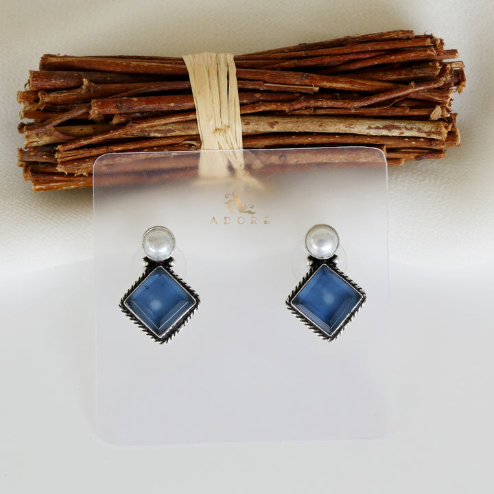Arusi Pearl Earring