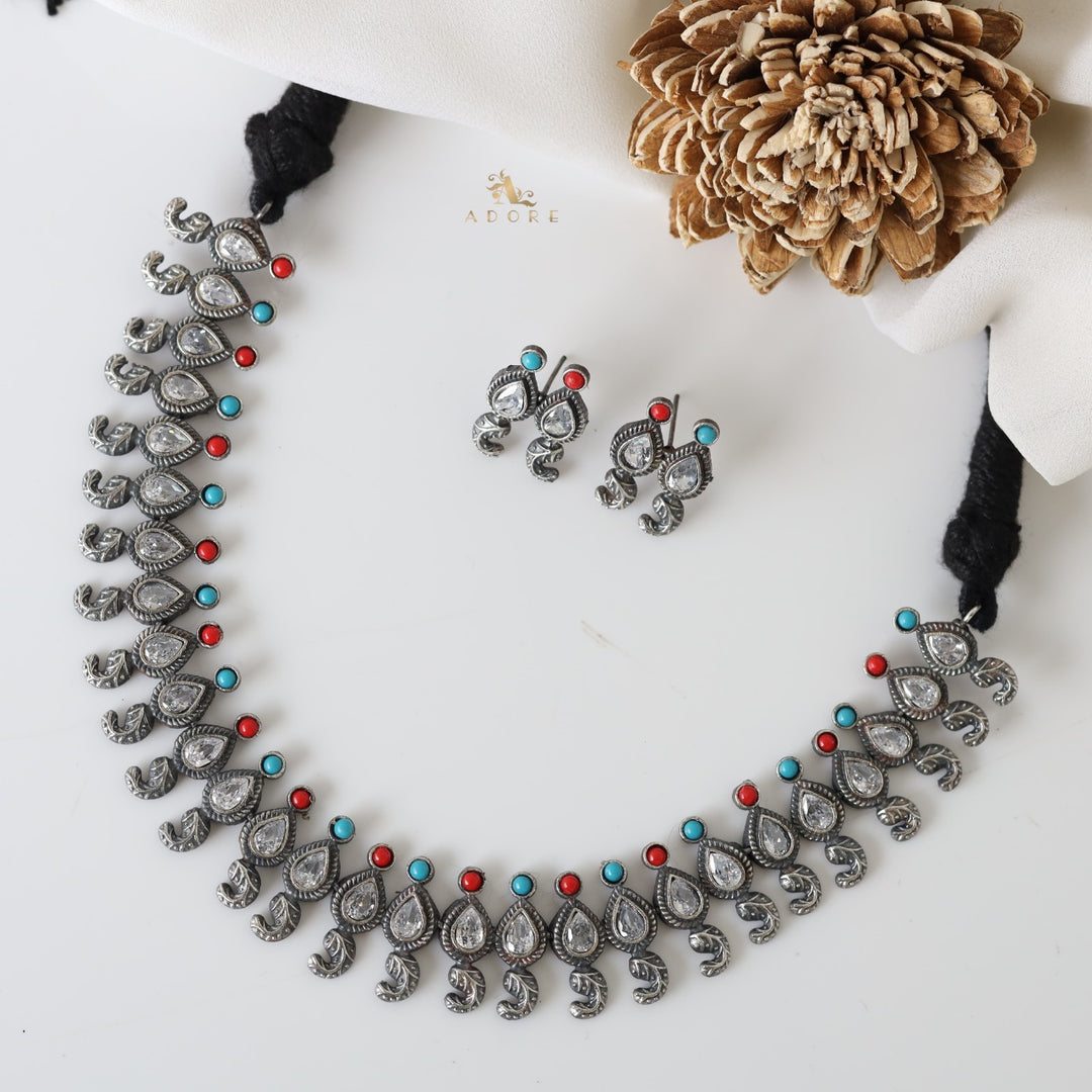 Hyati Neckpiece With Earring