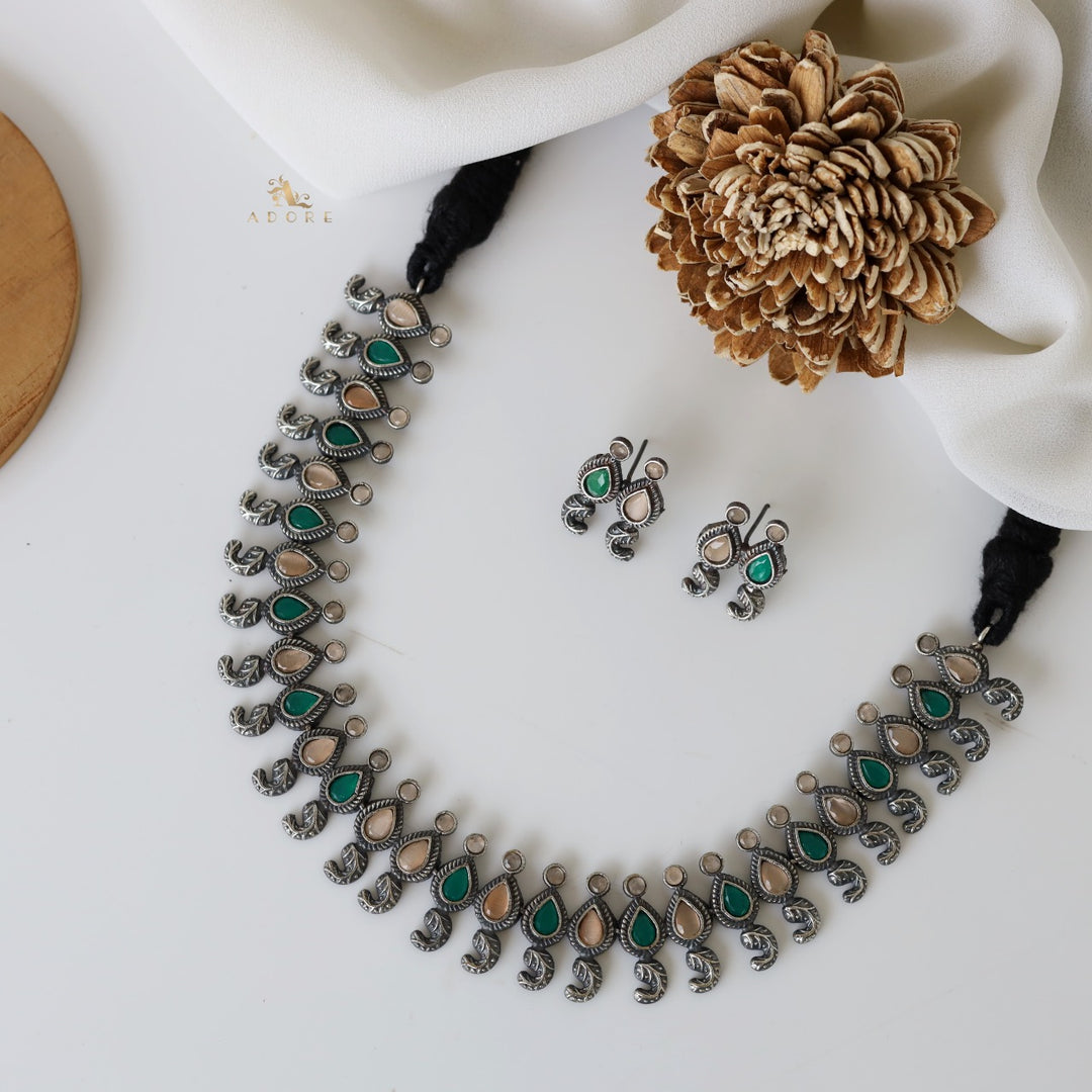 Hyati Neckpiece With Earring