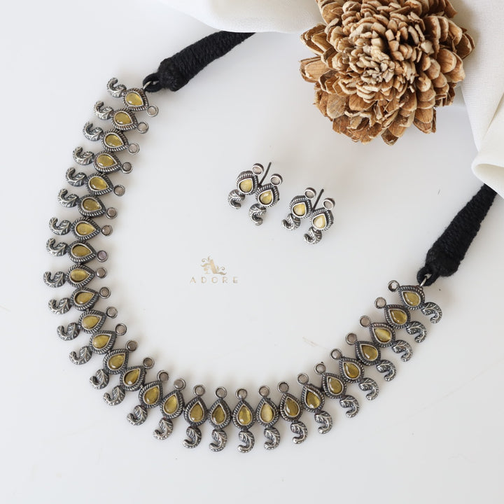 Hyati Neckpiece With Earring