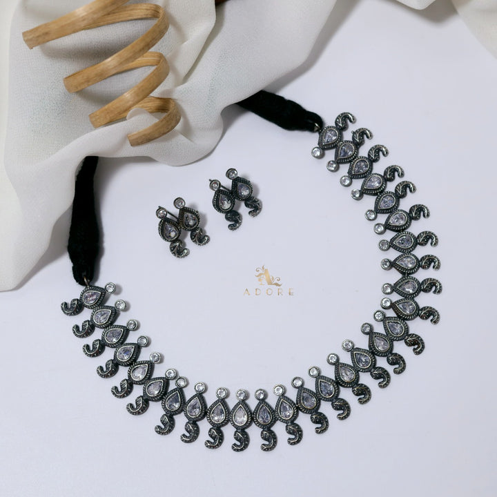 Hyati Neckpiece With Earring