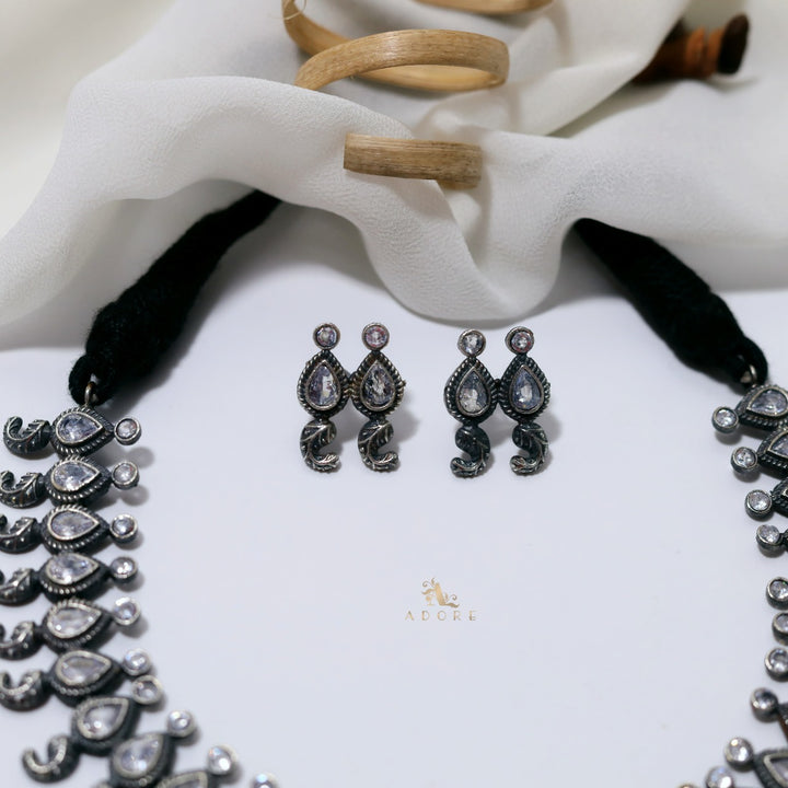 Hyati Neckpiece With Earring