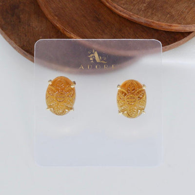 Melo Carved Claw Stud
