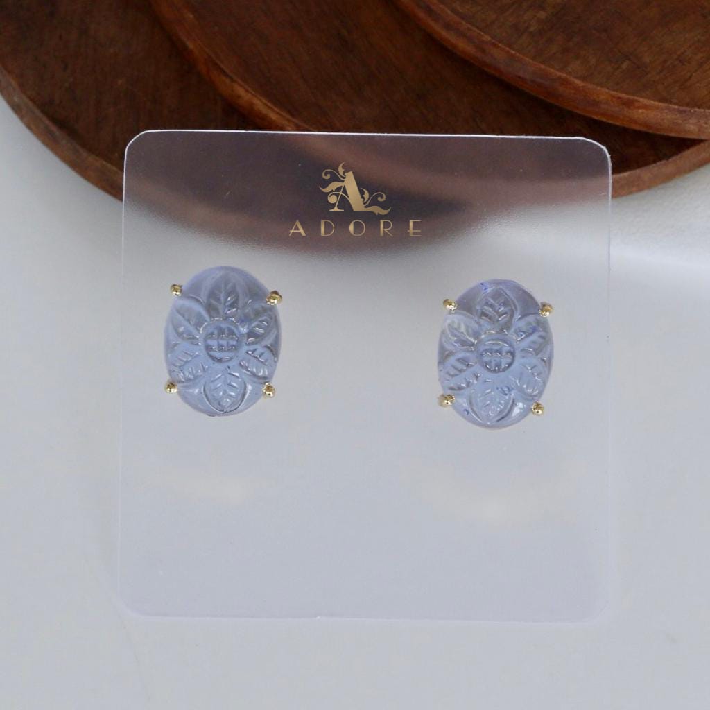 Melo Carved Claw Stud