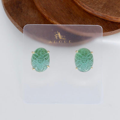 Melo Carved Claw Stud