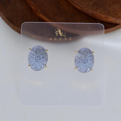 Melo Carved Claw Stud