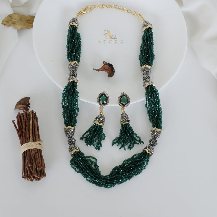 Vihaya Neckpiece With Earring