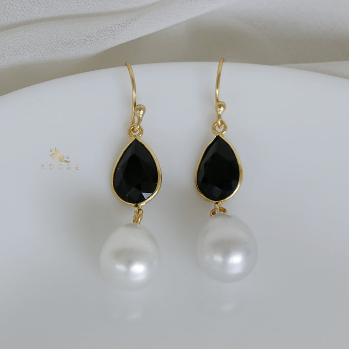 Ziora Glossy With Pearl Drop Earring