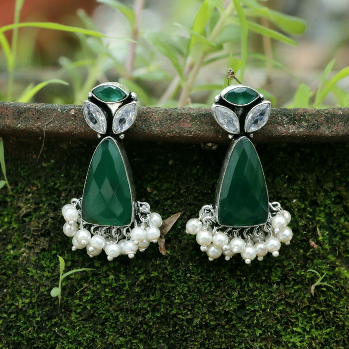 Siera Glossy With Pearl Earring