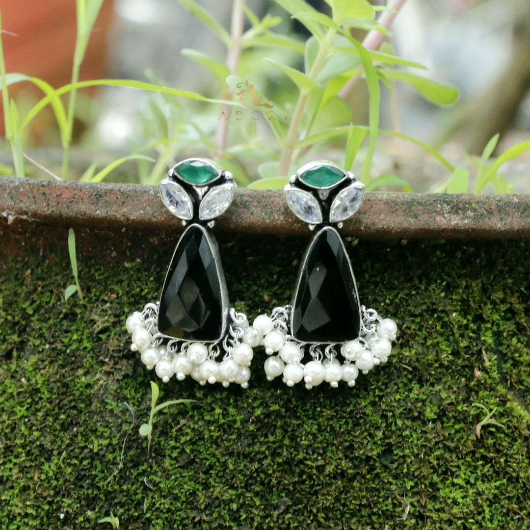 Siera Glossy With Pearl Earring