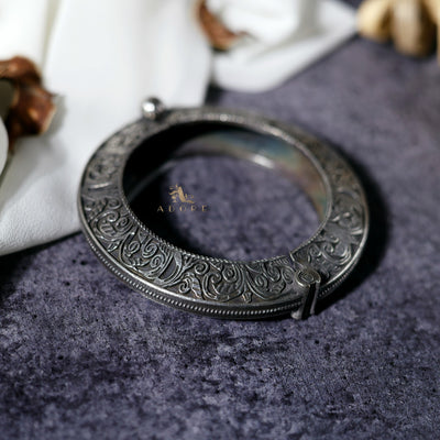 Mehantha Kada Bangle