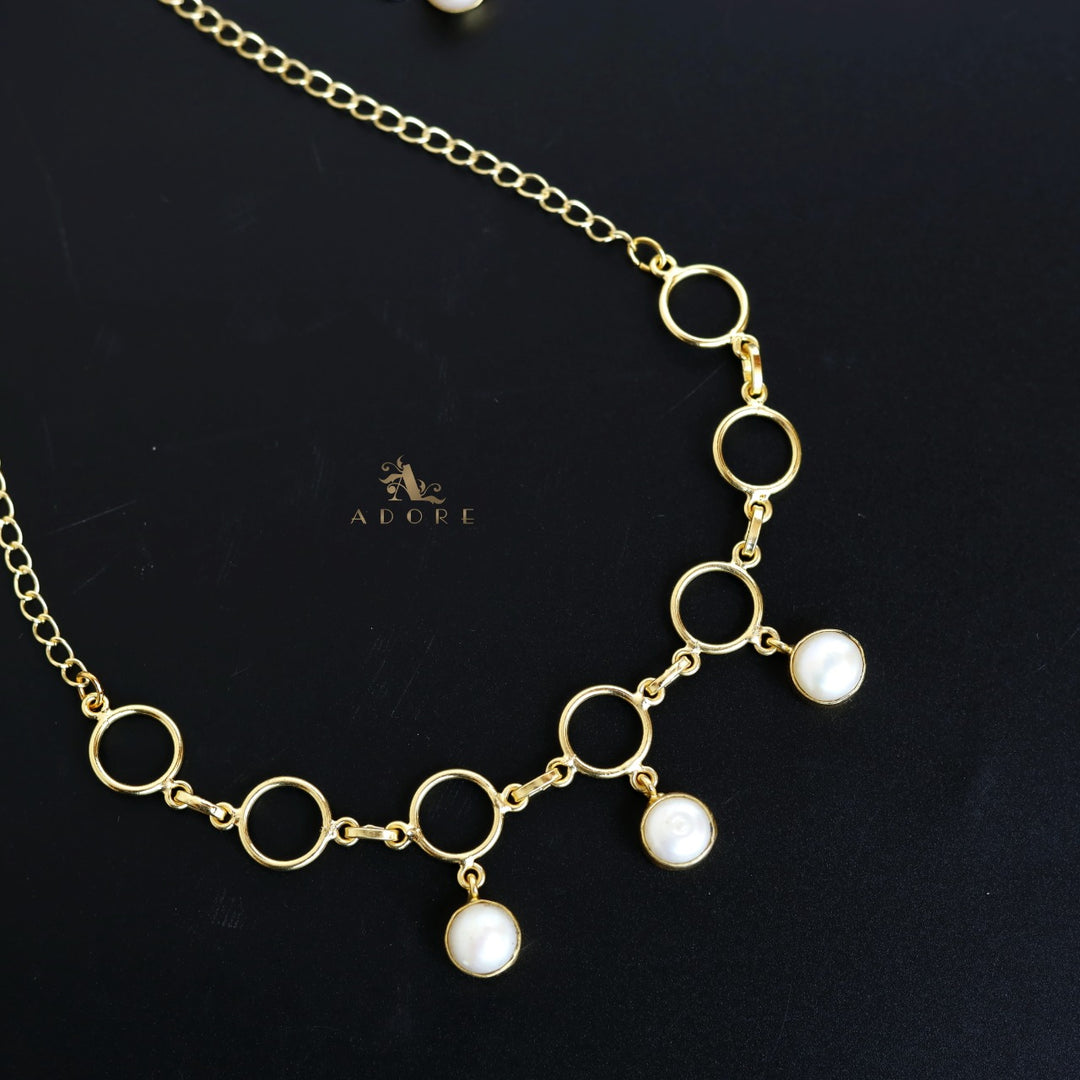 Golden Circle With Pearl Neckpiece With Earring