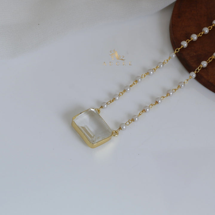 Nasmiya Rectangle Neckpiece