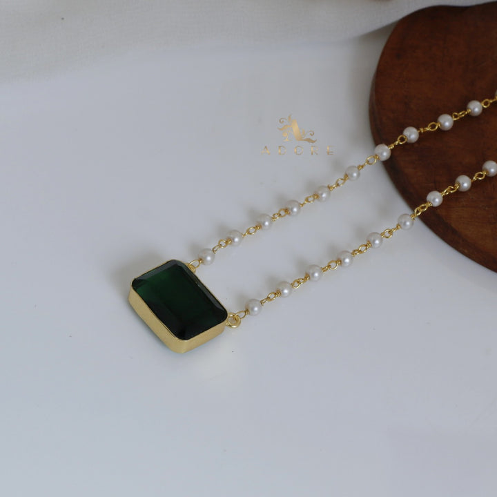 Nasmiya Rectangle Neckpiece