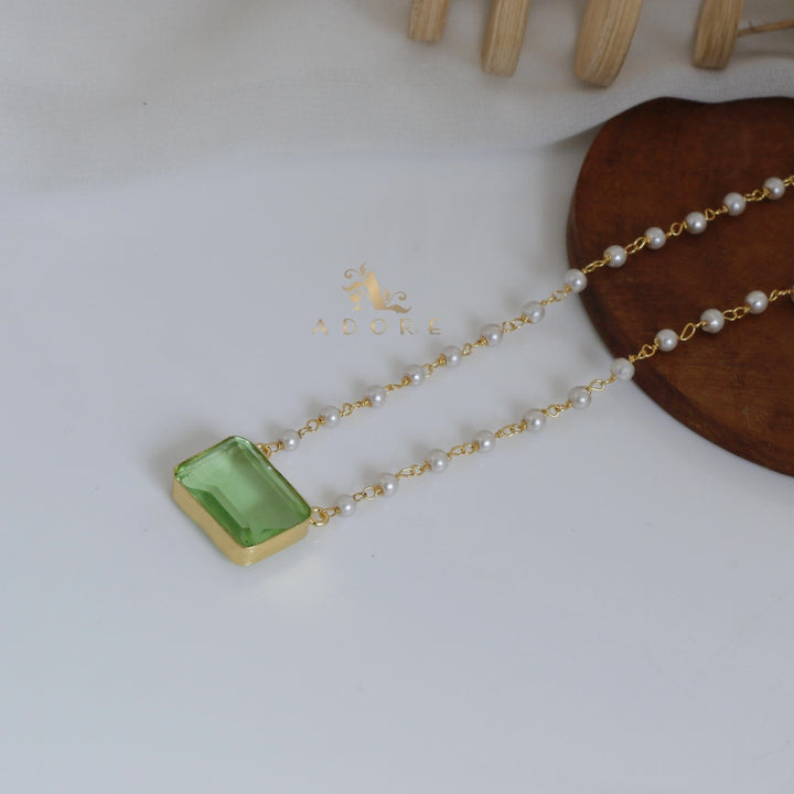 Nasmiya Rectangle Neckpiece