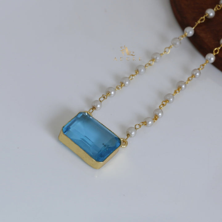 Nasmiya Rectangle Neckpiece