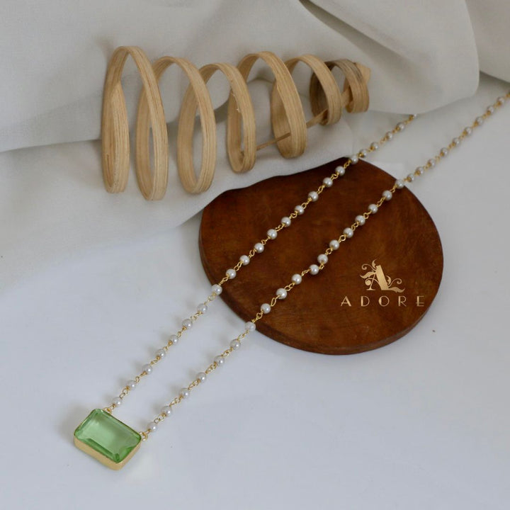 Nasmiya Rectangle Neckpiece