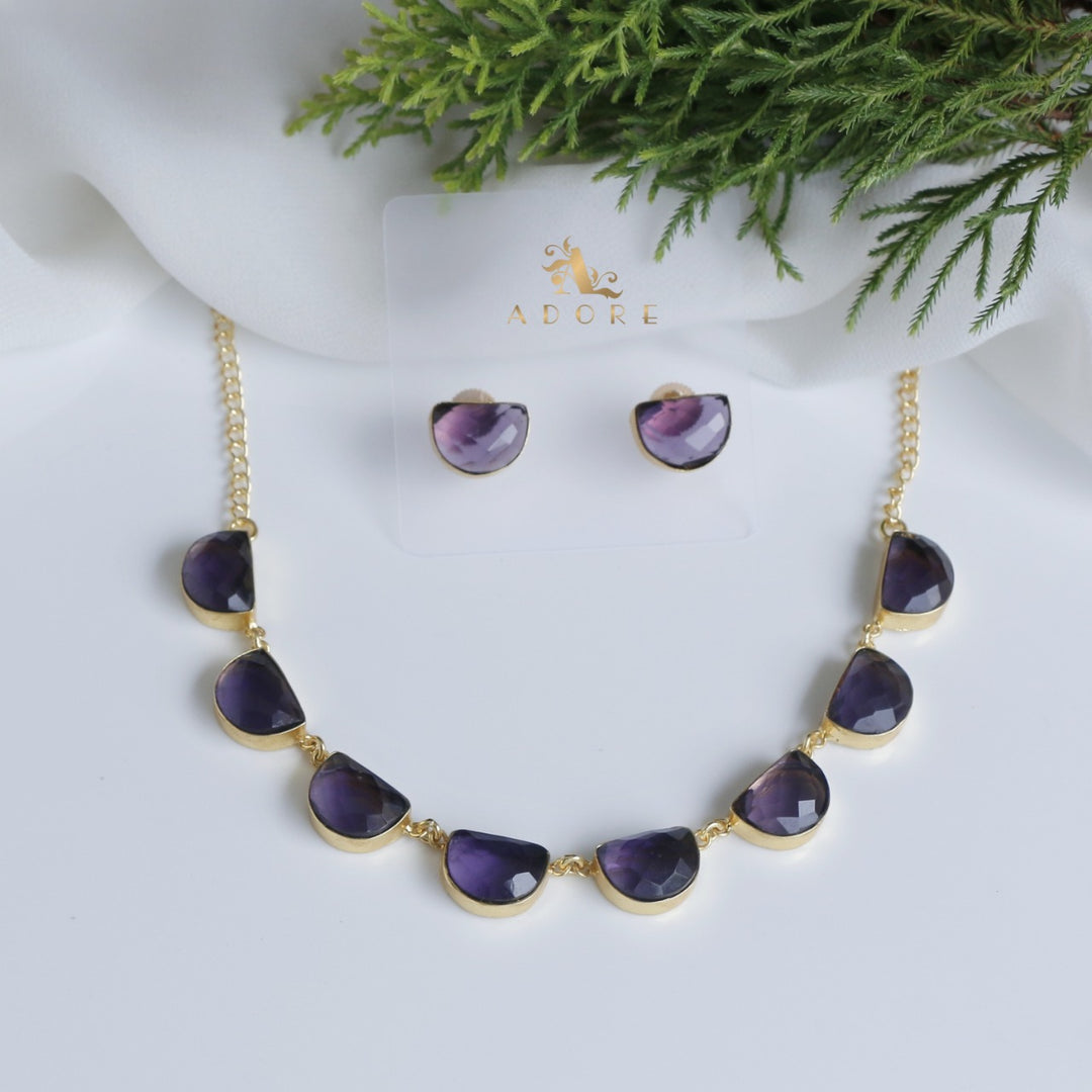 Roshnia Short Neckpiece With Stud