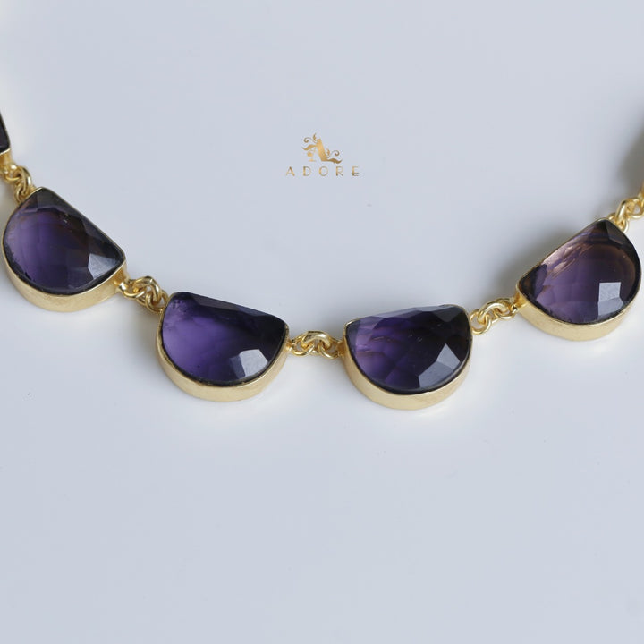 Roshnia Short Neckpiece With Stud