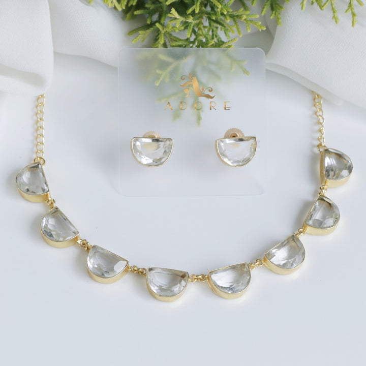 Roshnia Short Neckpiece With Stud
