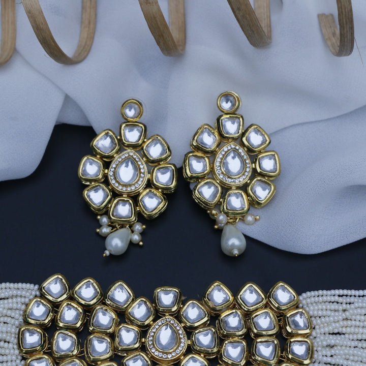 Yashoda Kundan Choker With Earring