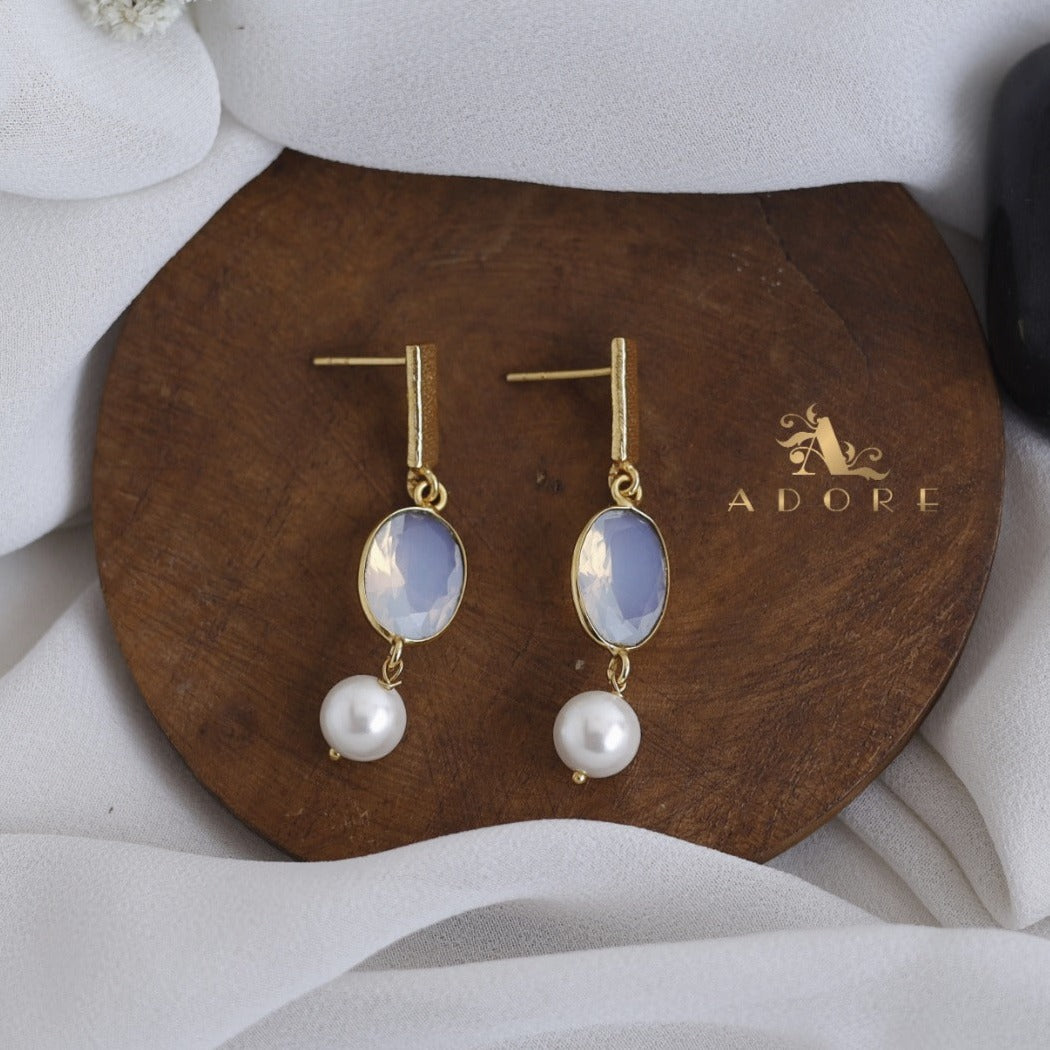 Likhas Oval Drop With Pearl Earring