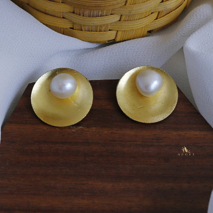 Golden Flavia Pearl Stud