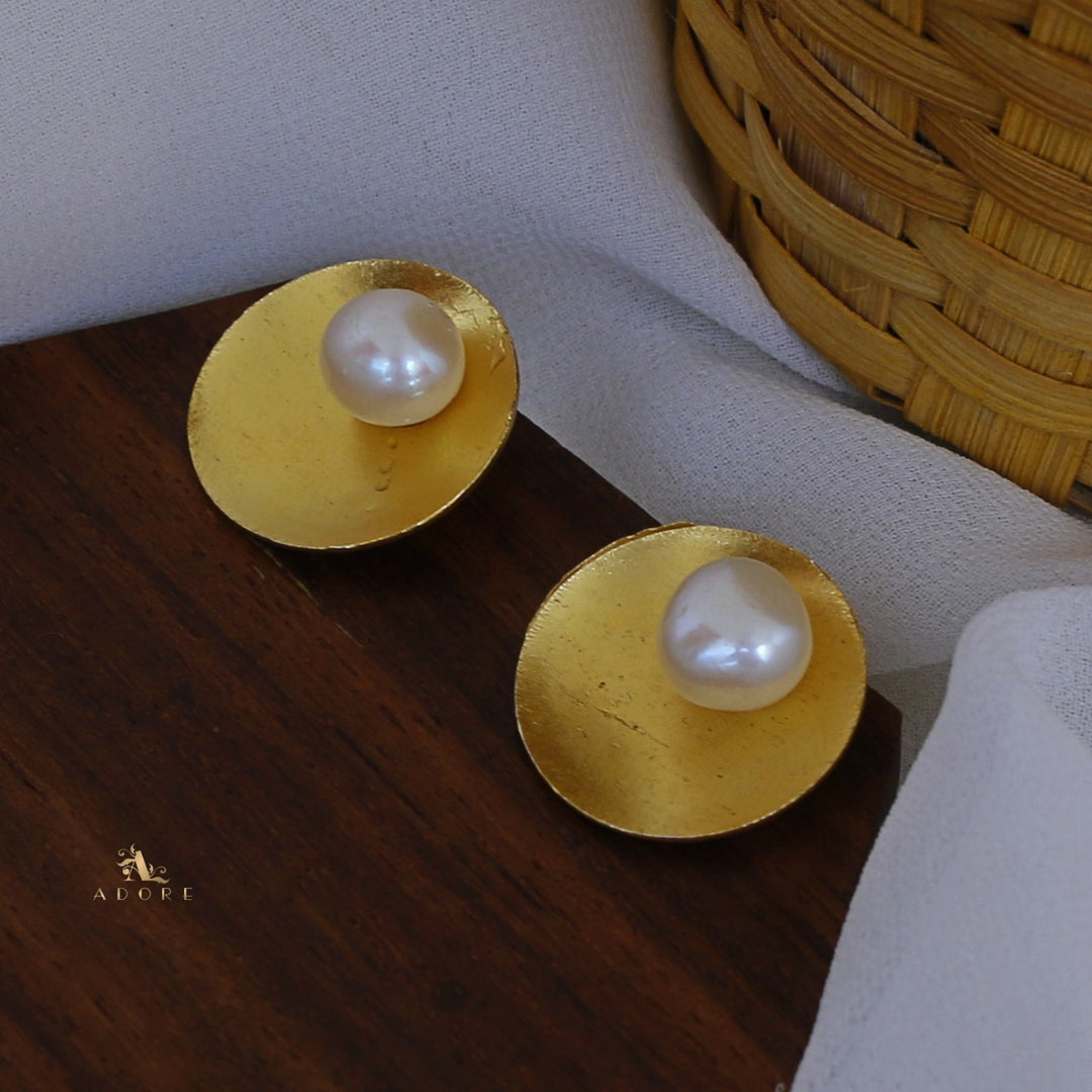 Golden Flavia Pearl Stud