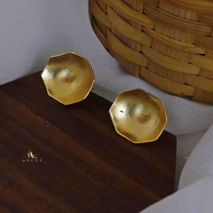 Golden Vesta Stud