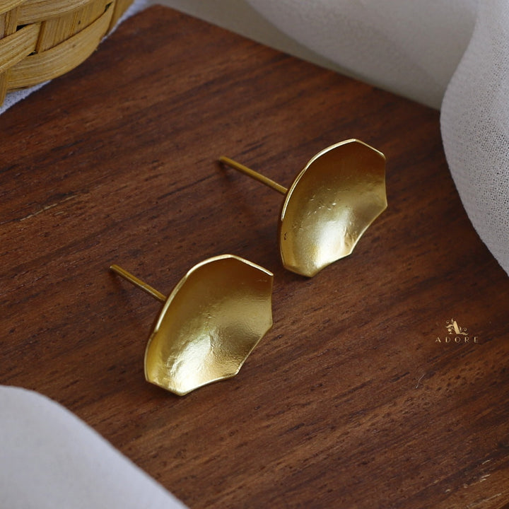 Golden Vesta Stud