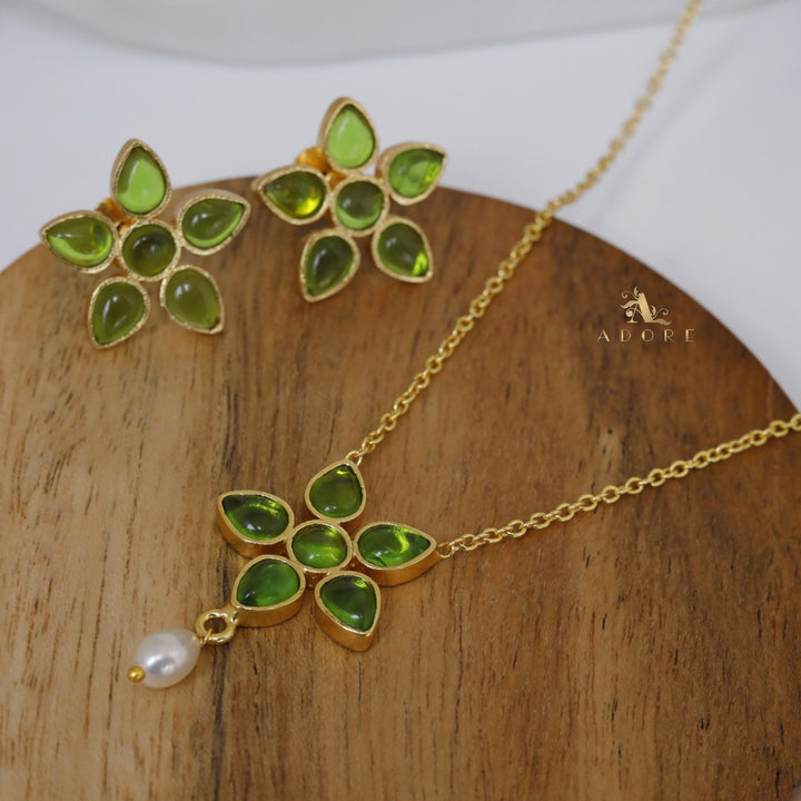 Floral Neckpiece With Stud