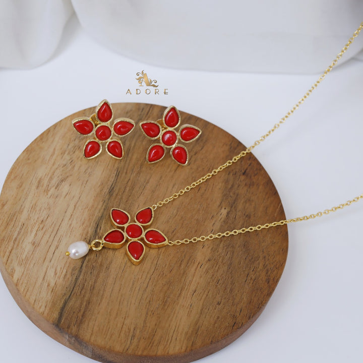 Floral Neckpiece With Stud