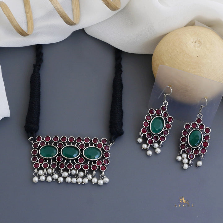 Nuva Choker With Earring